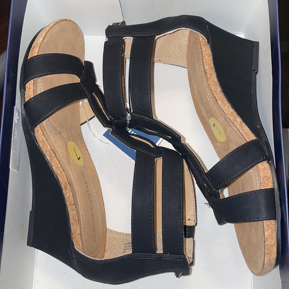 Adrienne Vittadini Tribute wedge sandals brand new never worn size 7 black
